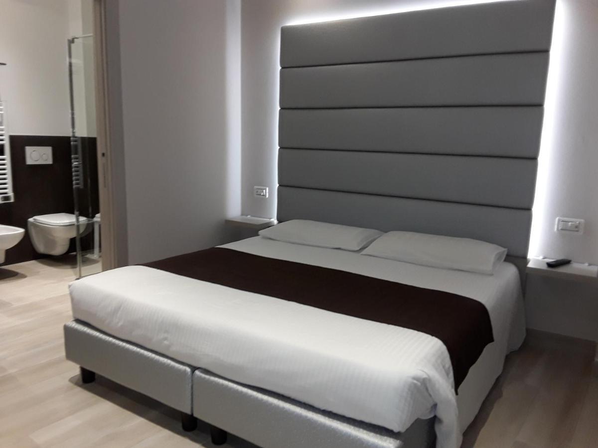 Hotel Danieli La Castellana Lago Di Garda Brenzone Extérieur photo