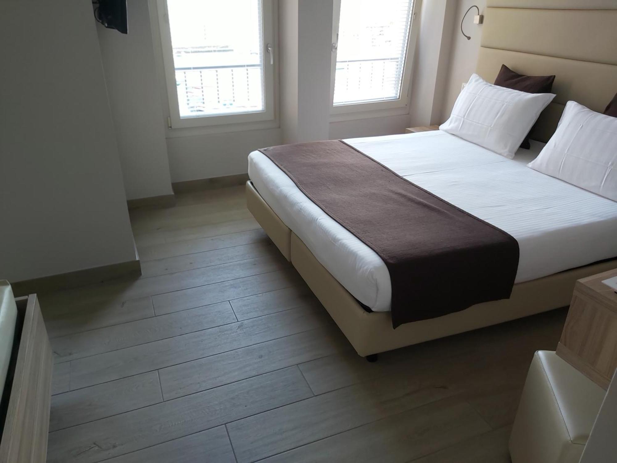 Hotel Danieli La Castellana Lago Di Garda Brenzone Extérieur photo