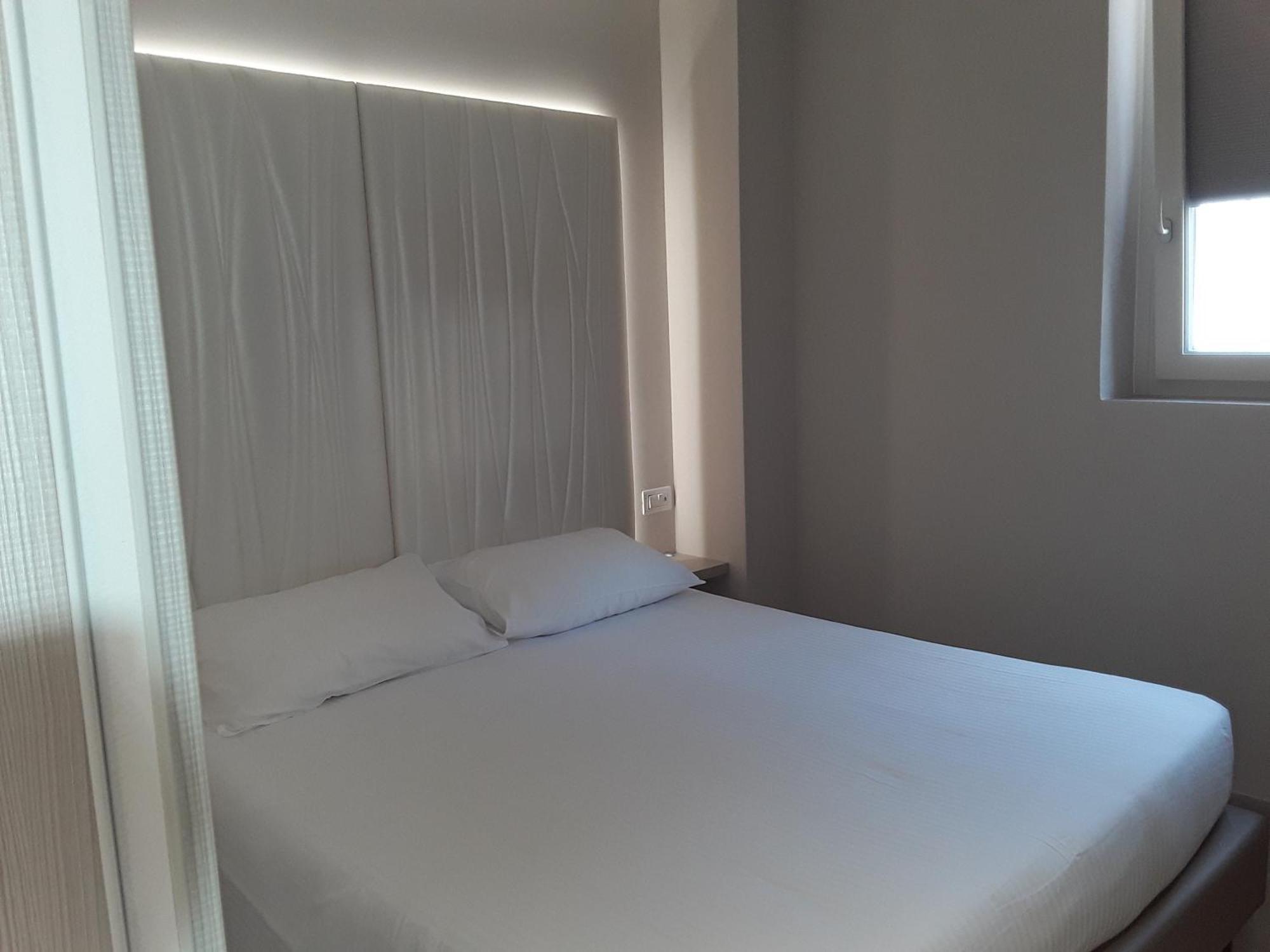 Hotel Danieli La Castellana Lago Di Garda Brenzone Extérieur photo